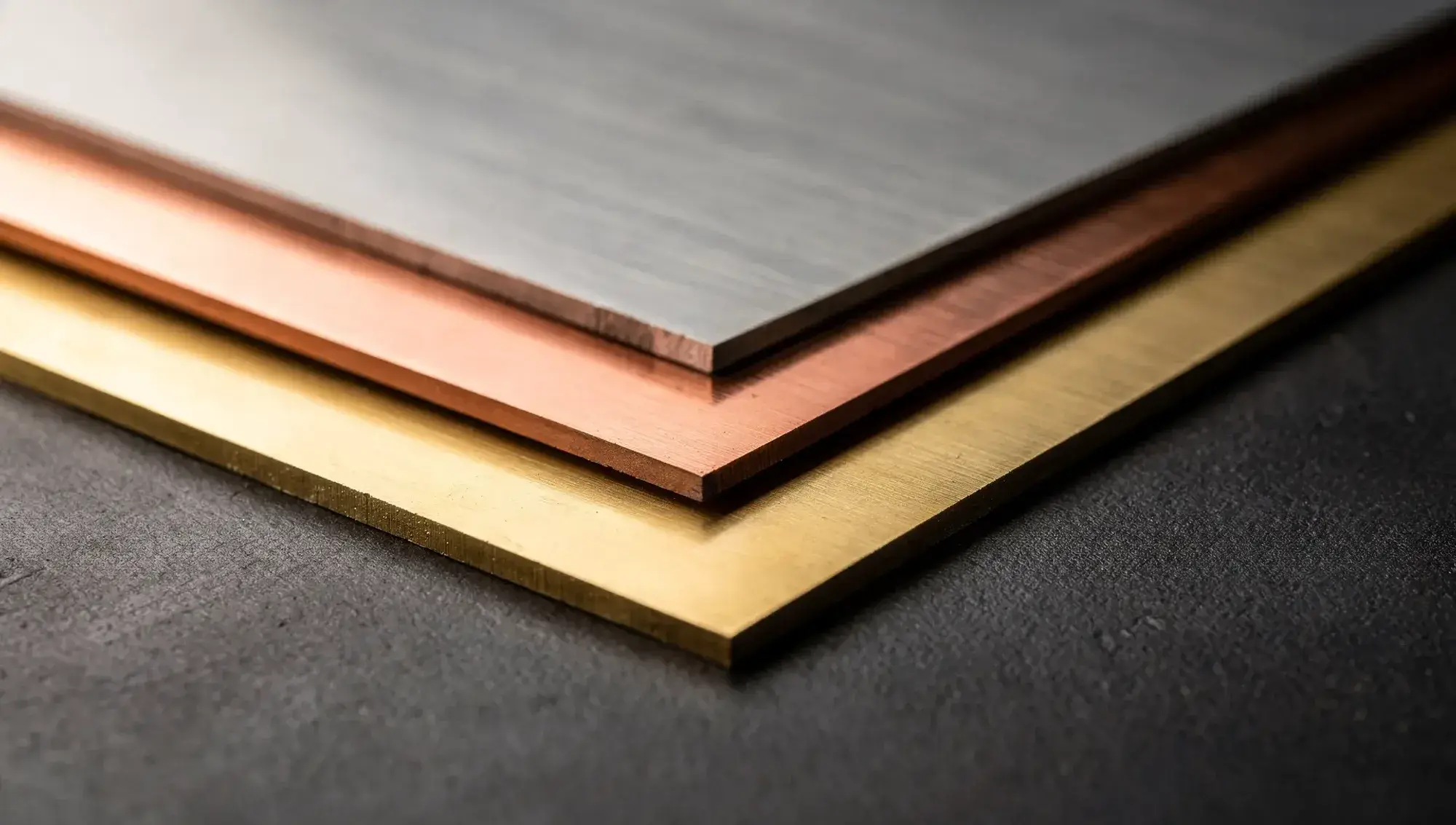 Bleche aus Aluminium, Kupfer und Messing